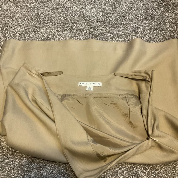 Used Banana Republic Tan Pencil Skirt Size 0 - Picture 5 of 7